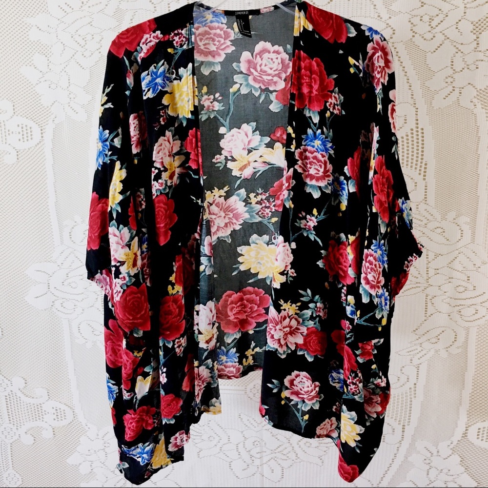 Forever 21 |  Black Floral Short Sleeve Kimono (L)